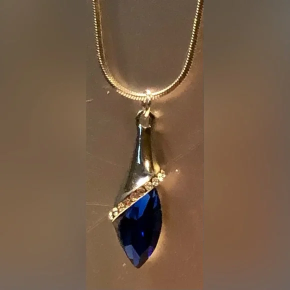 VINTAGE necklace and earring set Silver Blue teardrop crystal Upcycled Elegant - Picture 8 of 14